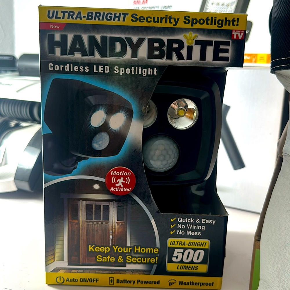 Ontel Handy Ultra-Bright Cordless LED Spotlight, 500 Lumens, Motion-Activated